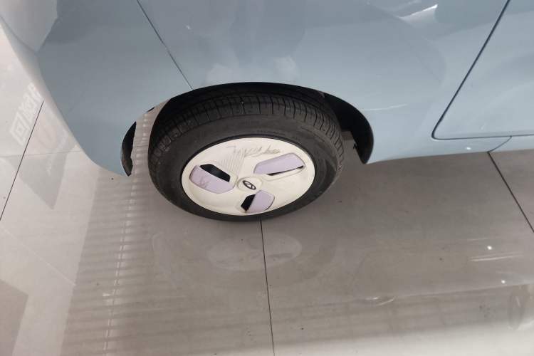 Used Chery QQ Ice Cream 2022 120km Conical Shape Lithium Iron Phosphate Right Rear Wheel Hub