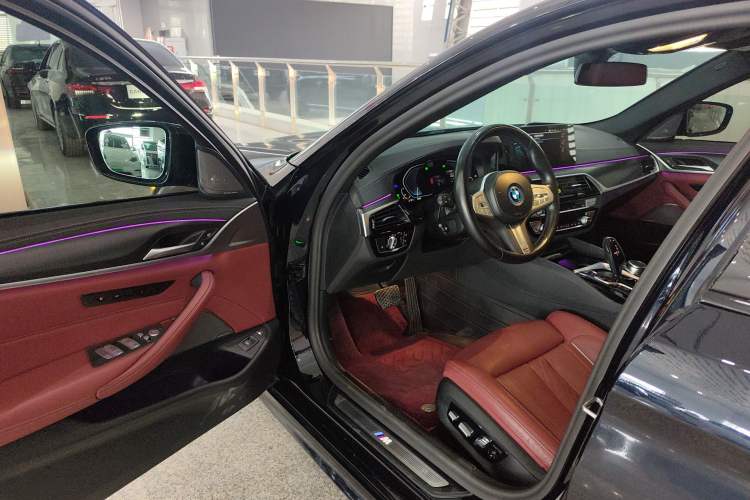 Used BMW 5 Series New Energy 2022 Revised Version 3 535Le Pioneer Edition M Sport Package Driver Seat