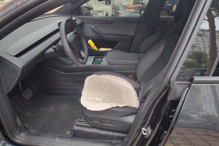 Used Tesla Model Y 2026 Rear-Drive Model
