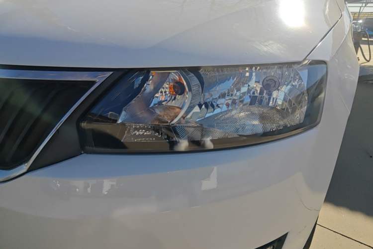 Used Skoda Rapid 2013 1.6L Automatic Smart Selection Model