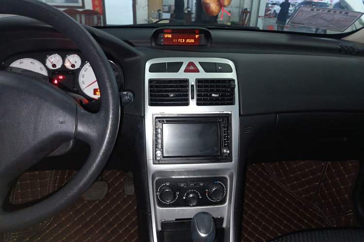 Used Peugeot 307 2013 Hatchback 1.6L Automatic Comfort Edition
