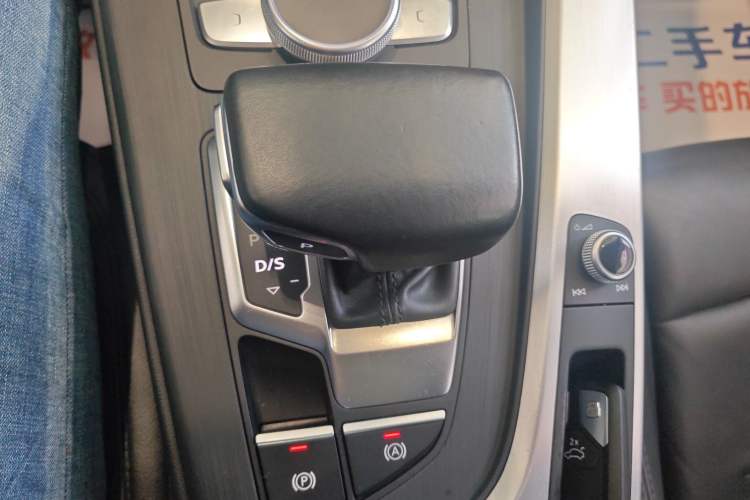 Used Audi A4L 2019 40 TFSI Fashion Edition China VI Emission Standard
