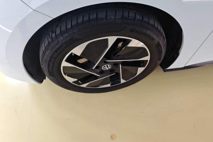 Used Volkswagen ID.3 2021 Pure Edition Left Front Wheel Hub