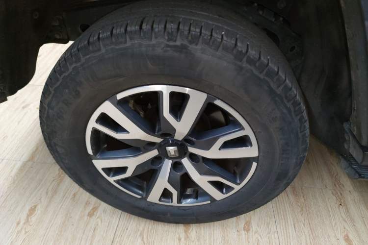 Used Tank 300 2023 City Edition 2.0T—Stylish as Ever Right Rear Wheel Hub