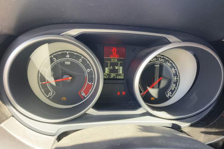 Used MG GS 2016 1.5TGI TST Luxury Edition Odometer Close Up