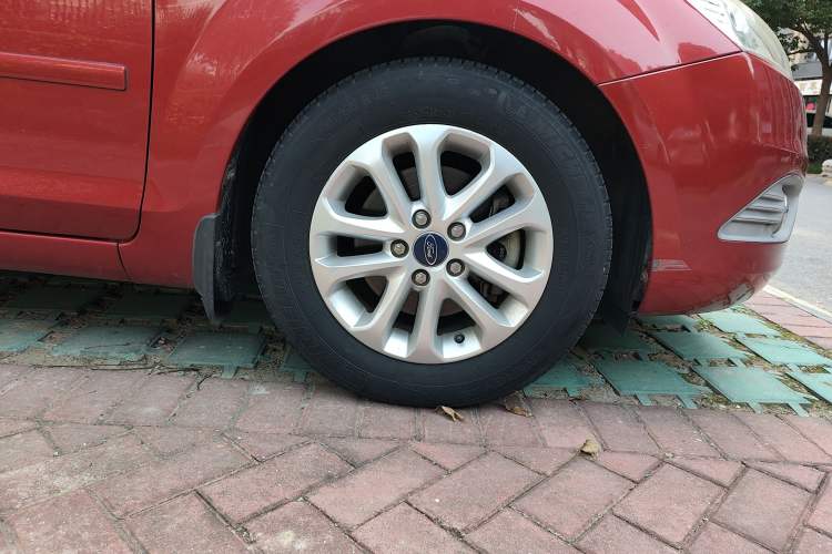 Used Ford Focus 2011 Sedan 1.8L Automatic Fashion Edition
