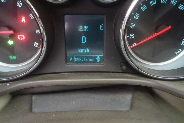 Used Buick Regal 2015 2.0L Leading Fashion Edition