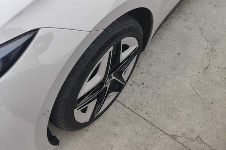 Used Rising R7 2023 Performance Screen Pro Edition