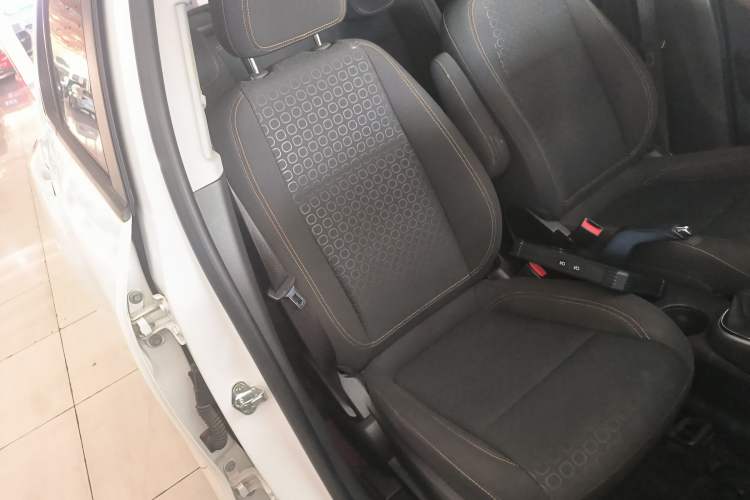 Used Chevrolet Trax 2018 330T Manual Transmission Two-Wheel Drive Comfort Version