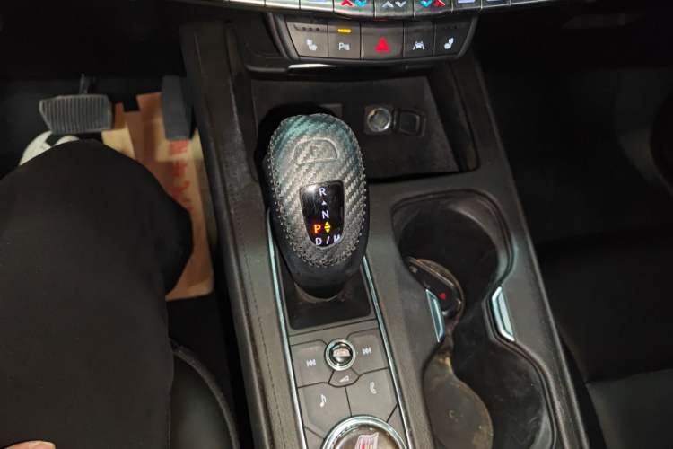 Used Cadillac XT4 2022 28T Two-Wheel-Drive Luxury Version
