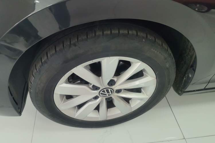 Used Volkswagen Bora 2021 1.5L Automatic Comfort Smart Connect Edition Left Front Wheel Hub