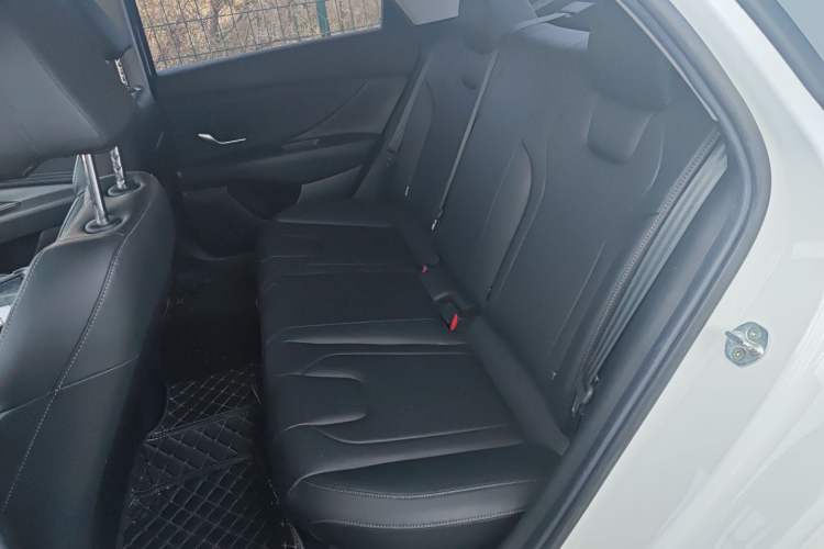 Used Hyundai Elantra 2021 1.5L CVT GLX Elite Edition Left Rear Seat