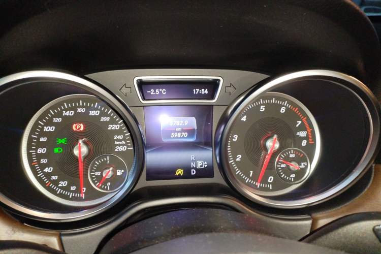 Used Mercedes-Benz GLE 2015 GLE 400 4MATIC Instrument Cluster