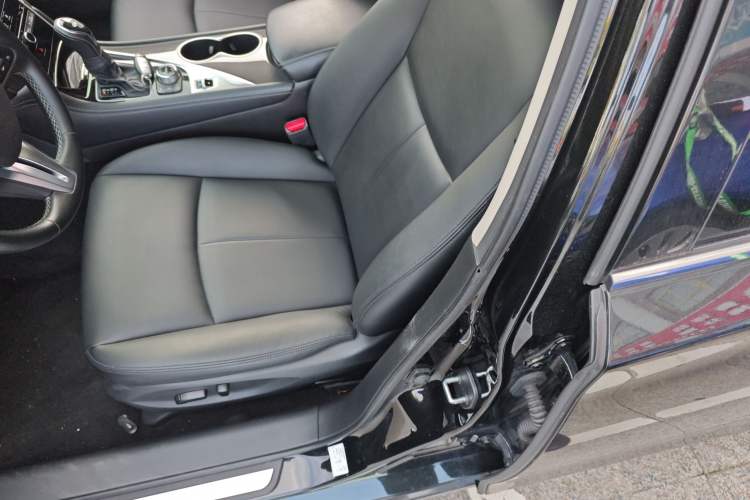 Used Infiniti Q50L 2018 2.0T Comfort Edition China VI Standard