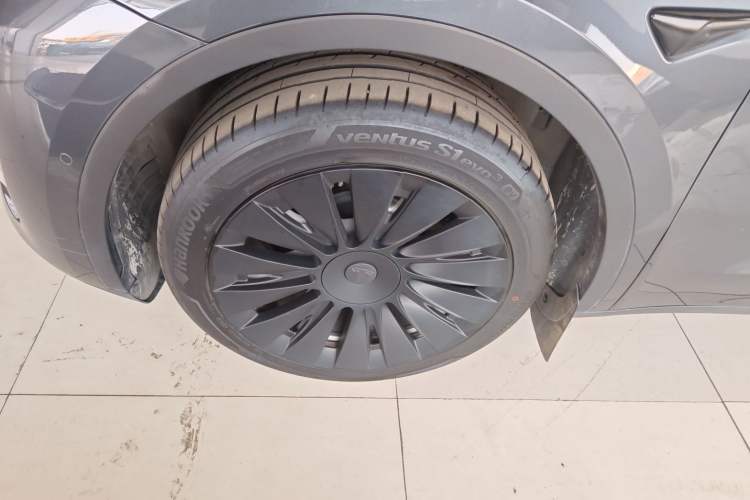 Used Tesla Model Y 2022 Revised Version Long-Range All-Wheel Drive Exterior 4