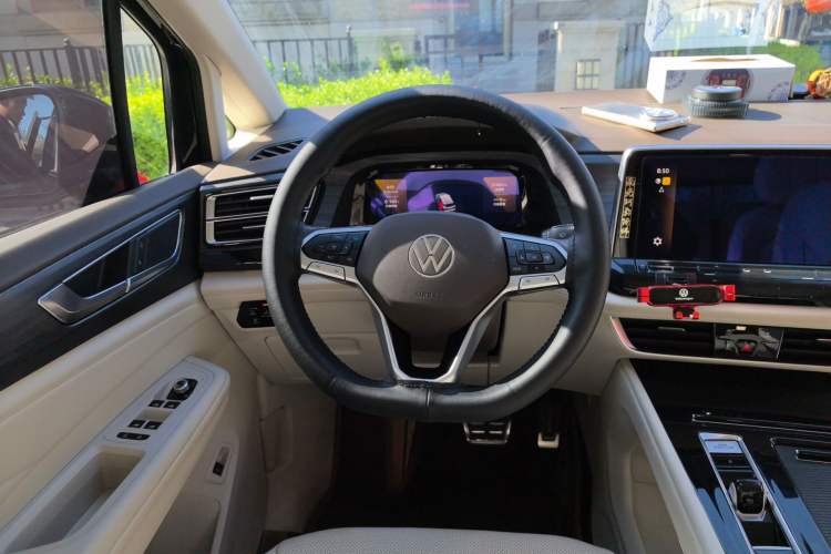 Used Volkswagen Viloran 2023 380TSI Prestige Edition Steering Wheel