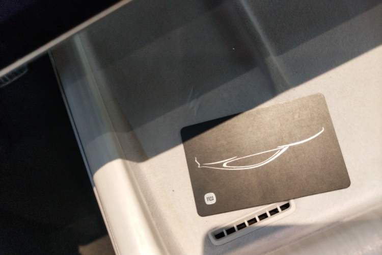 Used Xiaomi Auto SU7 2024 Four-Wheel Drive Ultra-Long Range Advanced Intelligent Driving Max Edition
