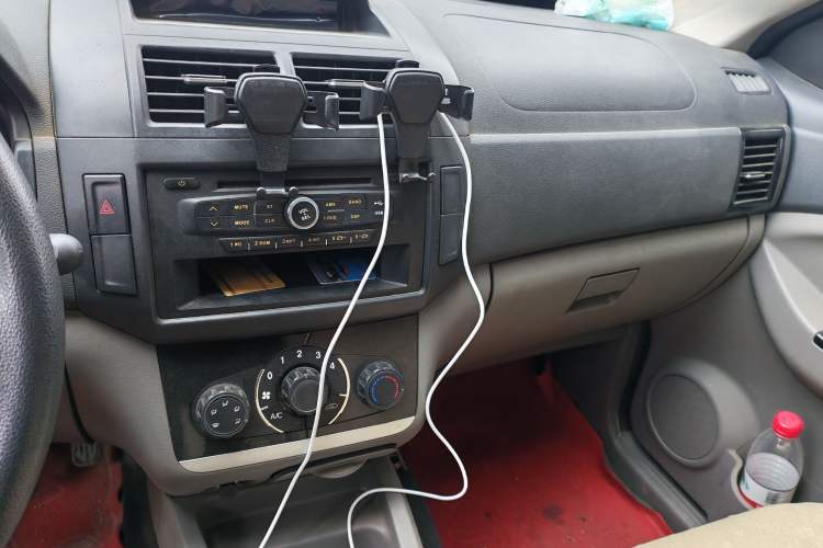 Used BAIC Weiwang M20 2014 1.5L practical type BJ415A Audio And AC Panel