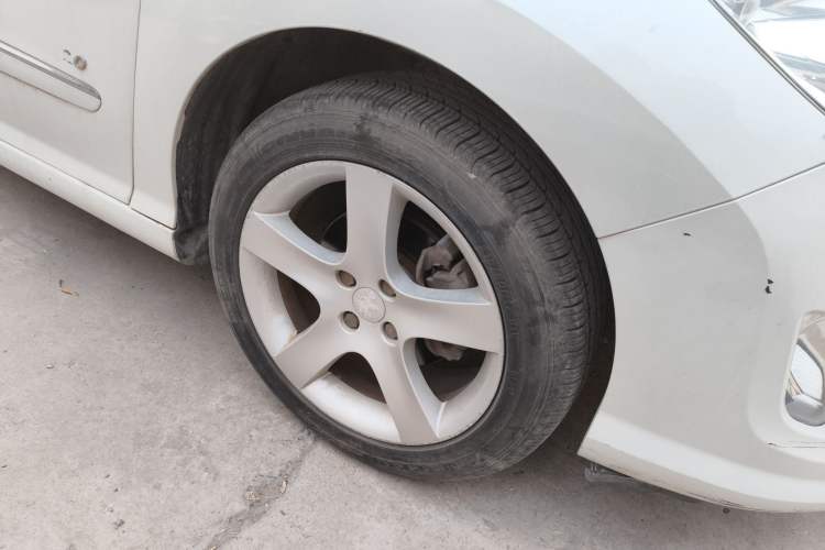 Used Peugeot 408 2013 2.0L Automatic Comfort Edition
