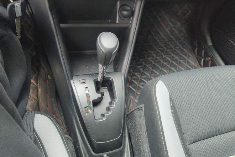 Used Toyota YARiS L Zhi Xuan 2022 1.5L CVT Leading PLUS Edition Gear Lever