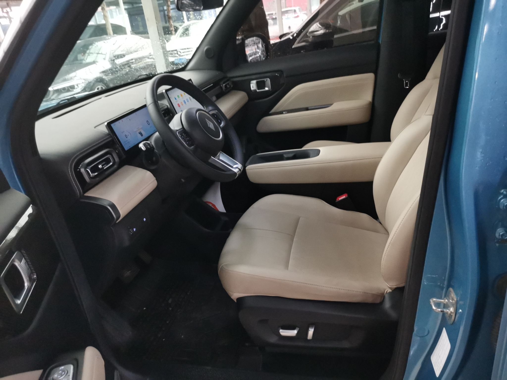 المقاعد الأمامية داخل السيارة