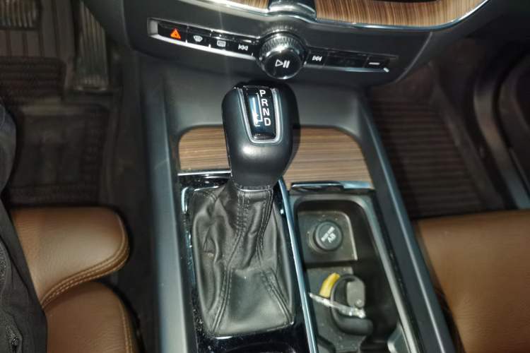 Used Volvo XC60 2021 T5 4x4 Smart Luxury Edition