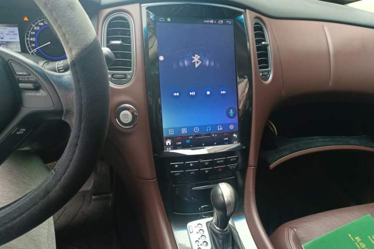 Used Infiniti QX50 2013 2.5L Two-Wheel-Drive Elegant Edition