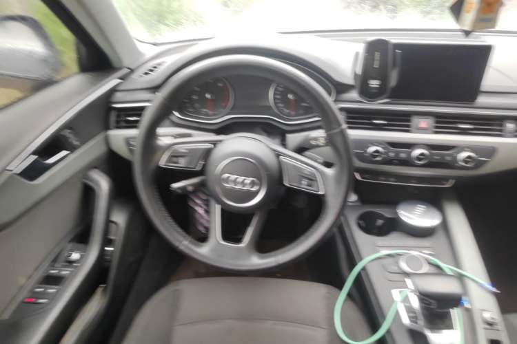 Used Audi A4L 2018 30th Anniversary Edition 40 TFSI Trendy Model Steering Wheel