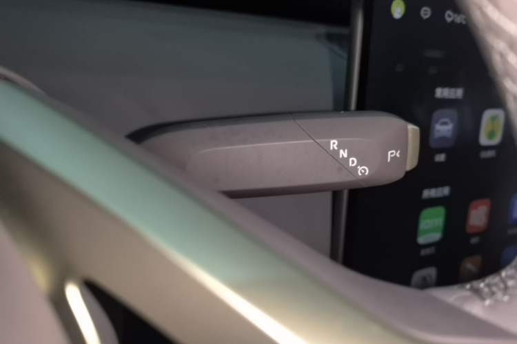 Used Avatr 06 2025 Pro Range-Extended Edition Gear Lever