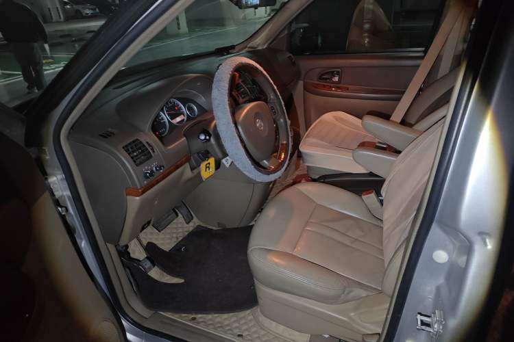 Used Buick GL8 2011 2.4L CT Comfort Edition
