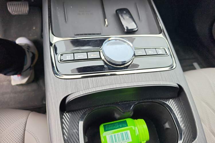 Used Geely Galaxy 8 2025 130km EM-P Starship Edition Gear Lever