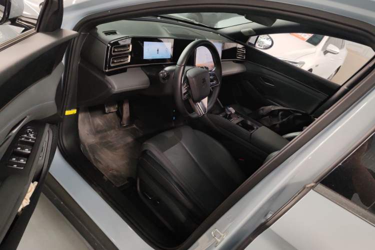 Used BYD Qin L 2024 DM-i 80KM Beyond Model
