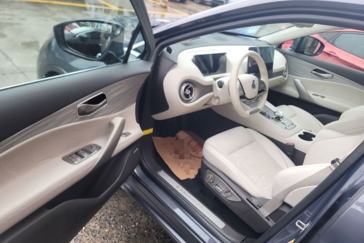 Used Denza N8 2023 Four-Wheel Drive Ultra-Hybrid Flagship Seven-Seater Version
