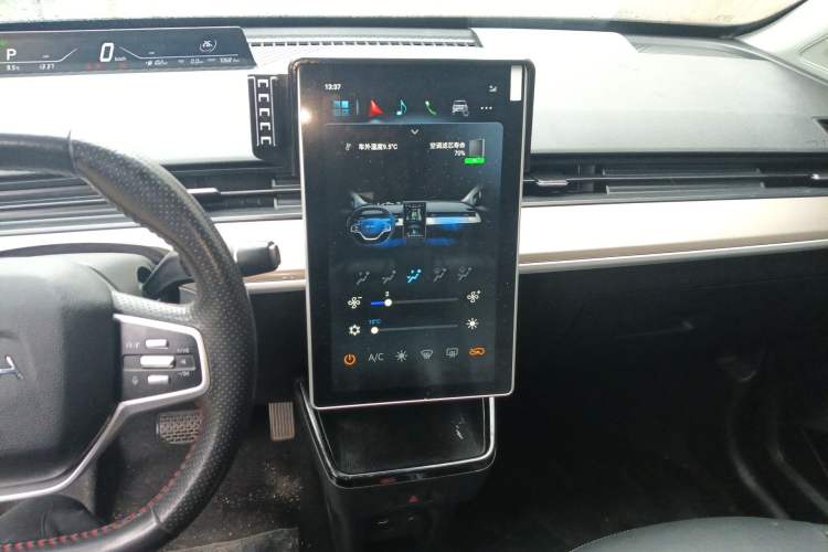 Used NETA V 2021 Long-Range Entertainment Edition Upgrade Model Audio And AC Panel