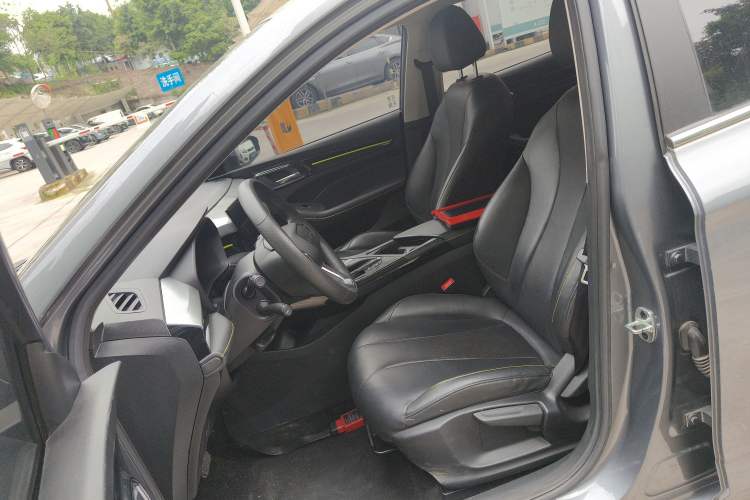 Used Roewe i5 2021 Revised Version 1.5L CVT Diamond Edition
