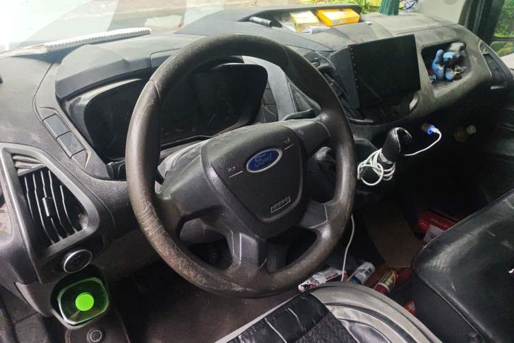 Used Ford Transit 2019 2.0T Diesel Multi-Purpose Commercial Vehicle Mid-Drive Mid-Roof 6-Seater China VI Standard