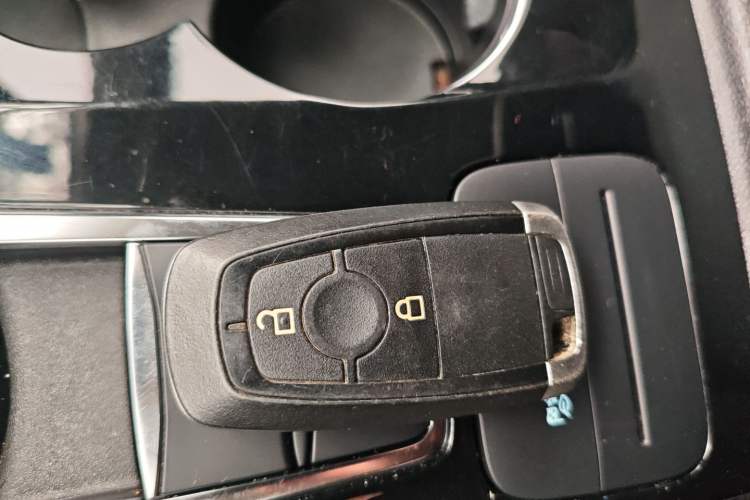 Used Ford Escape 2020 EcoBoost 245 Two-Wheel-Drive Titanium Edition