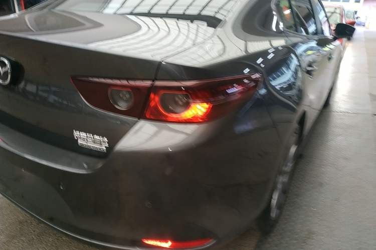 Used Mazda 3 Axela 2020 2.0L Automatic Zhiya Edition Exterior 3