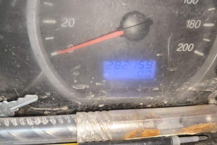 Used Wuling Hongguang 2010 1.4L Comfort Version Odometer Close Up