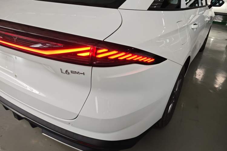 Used Geely Galaxy L6 2025 EM-i 60km Exploration Edition Right Rear Taillight