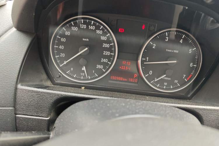 Used BMW X1 2013 sDrive18i Fashion Model Odometer Close Up