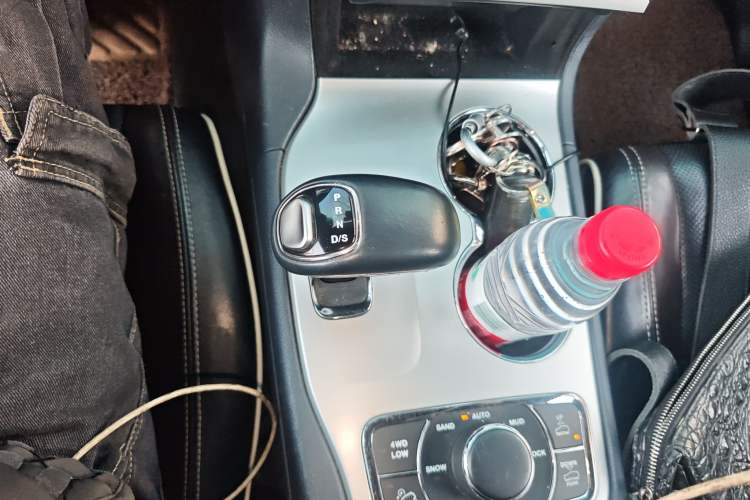 Used Jeep Grand Cherokee 2015 3.6L Luxury Navigation Edition
