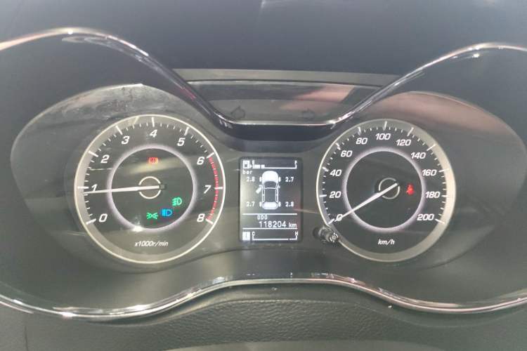 Used Baojun 560 2015 1.8L manual luxury version Instrument Cluster