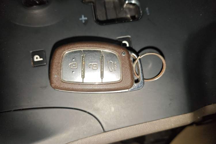 Used Hyundai ix35 2015 2.0L Automatic 2WD Smart Version China V Standard Vehicle Key