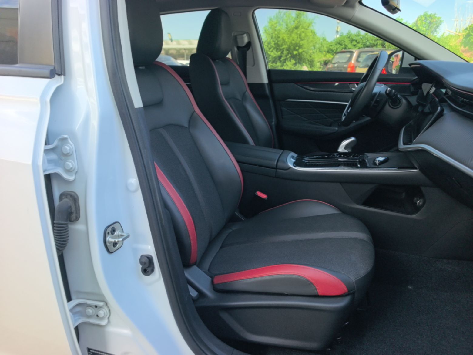 Dongfeng Aeolus Yixuan MAX 2021 1.5T Super-Powered Dad Edition — снимка 19