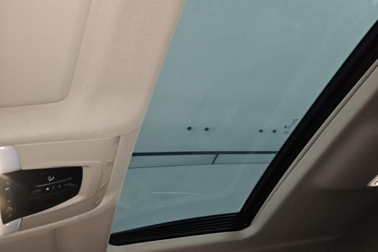 Used BMW X6 2015 xDrive35i Leading Model Headliner