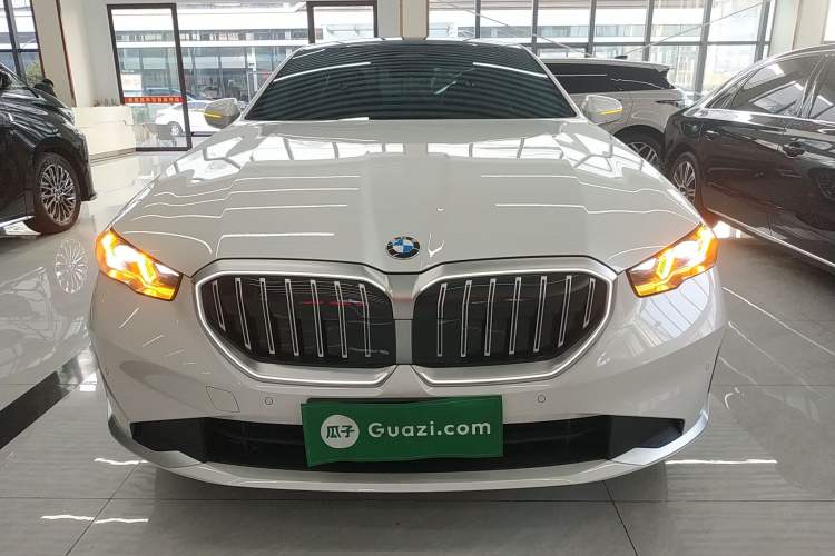 Used BMW 5 Series 2024 525Li Luxury Package Front
