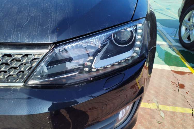 Used Volkswagen Sagitar 2013 2.0 TSI GLI