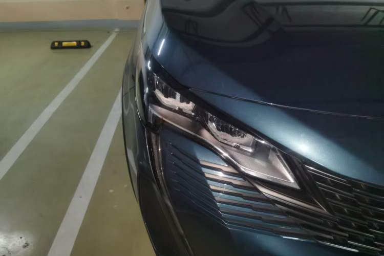 Used Peugeot 5008 2023 400THP True Love Edition 5-seater Right Front Headlight