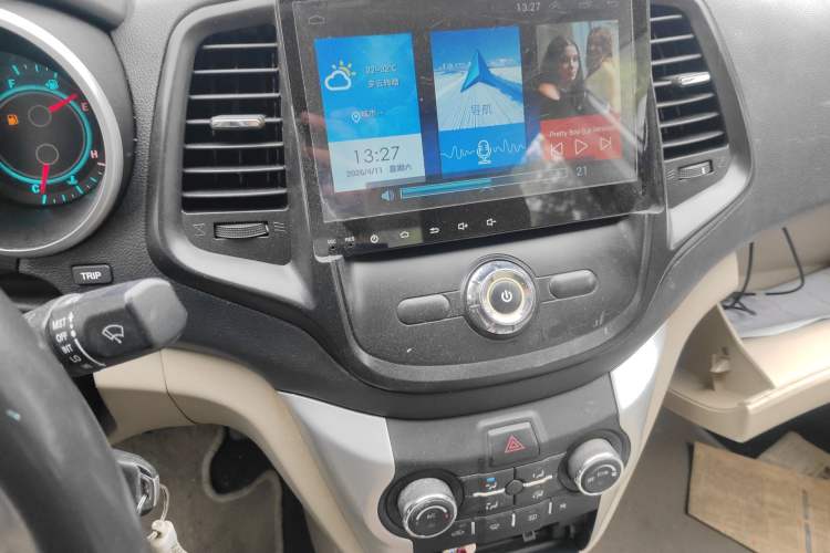 Used CHANGAN Eado 2014 1.6L Manual Luxury Model Audio And AC Panel